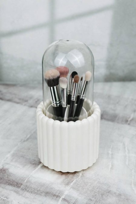 منظم فراشي ميك أب بلاستيك مع غطاء اكروليك