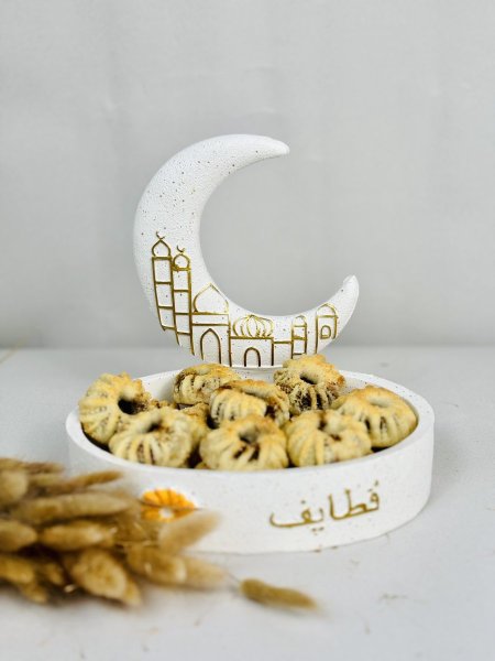 مضيفة / معمول / قطايف ابيض مع هلال