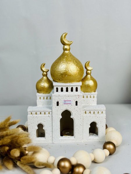 فانوس شكل مسجد بيج قبة ذهبي مع شمعة رمضان