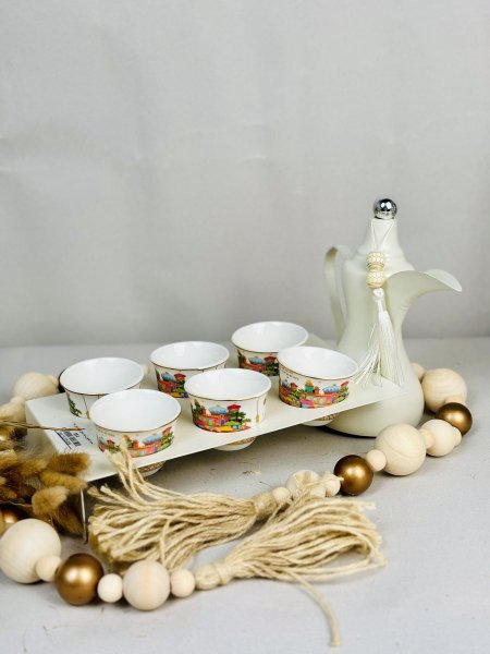 قاعدة فناجين سادة معدن مع يد شكل دلة قهوة 6 خانات