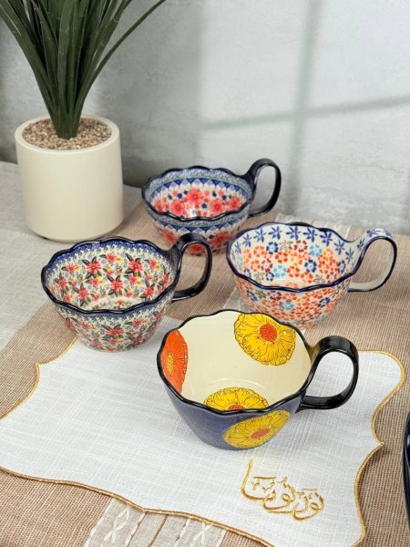 زبدية / جاط خزف مغربي مرسم مع يد