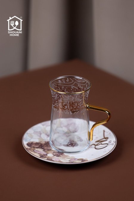 طقم 6 كاسات / استكانات شاي شفاف مع 6 صحون اوف وايت حز ذهبي مورد شكل مسجد كتابة ( بالمحبة )