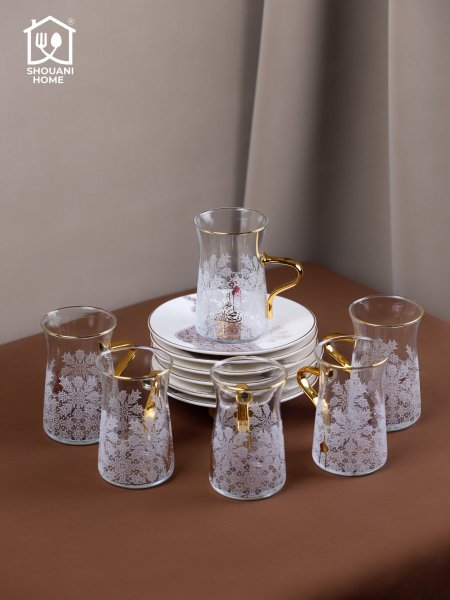 طقم 6 كاسات شاي شفاف مع 6 صحون اوف وايت مع يد ذهبي مرسم شكل مسجد كتابة ( بالمحبة )