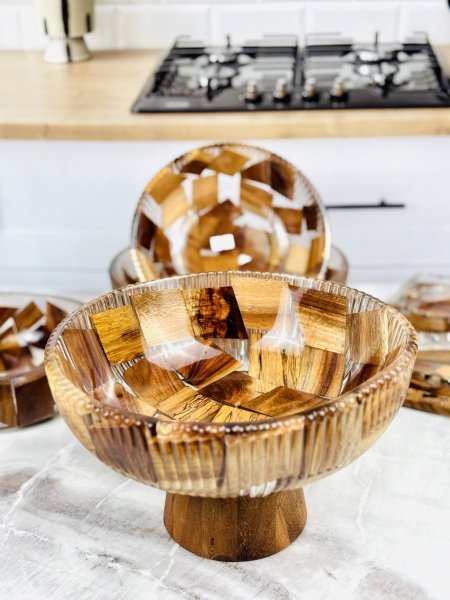 جاط ريزن مع خشب بني غامق محزز مع قاعدة 25CM