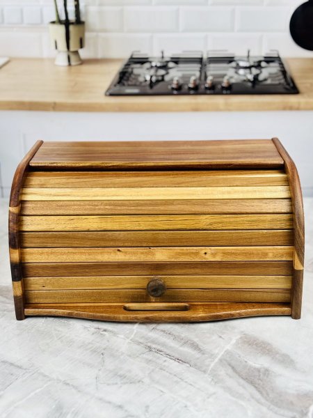 صندوق خبز خشب بني غامق مع دفة سحاب