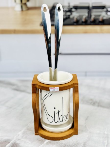 ستاند مغارف بورسلان ابيض مع قاعدة خشب