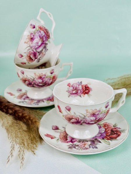 مج بورسلان مع قاعدة مذهب مرسم ورد مع صحن كبير