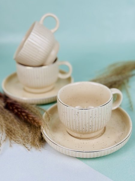 مج بورسلان بيج محزز منقط مع حز ذهبي مع صحن كبير