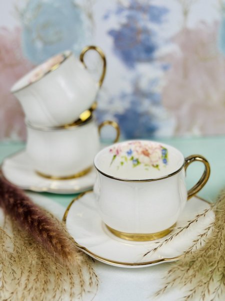 مج بورسلان ابيض سادة مذهب كبير مع صحن