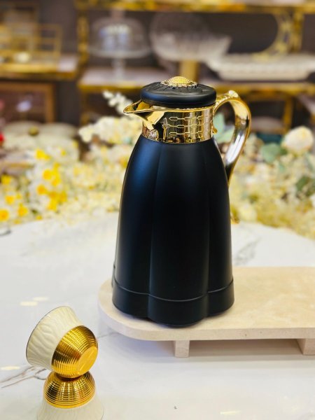 دلة قهوة بلاستيك اطار ذهبي