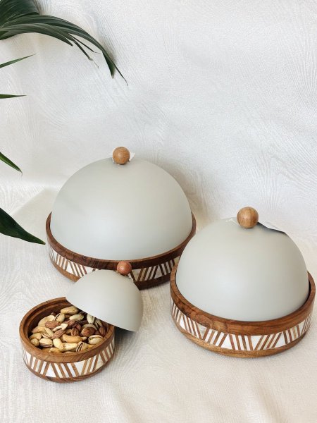 مضيفة معمول خشب طبيعي اطار ريزن مع غطاء قبة معدن سكني ( دمشق)