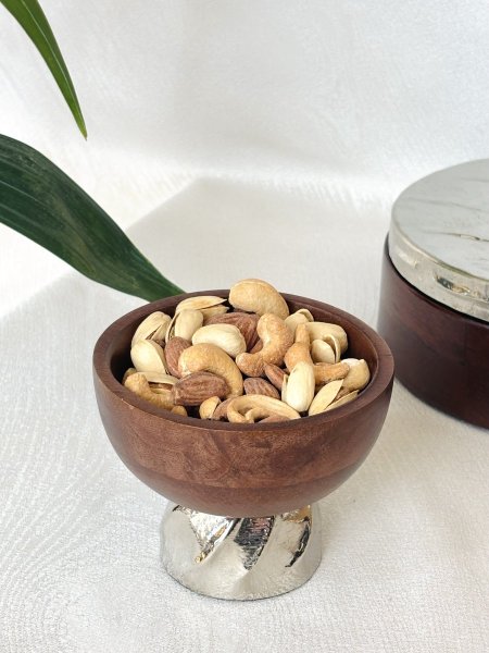 زبدية / صحن مكسرات معدن سكني مع خشب طبيعي قاعدة معدن سلفر