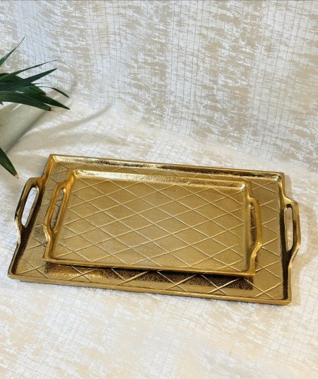 طقم صواني معدن ذهبي مع يدين هندي محزز
