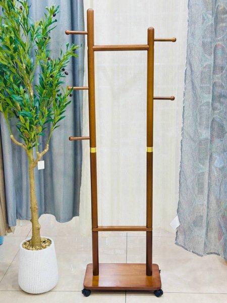 علاقة / شماعة ملابس خشب متحركة