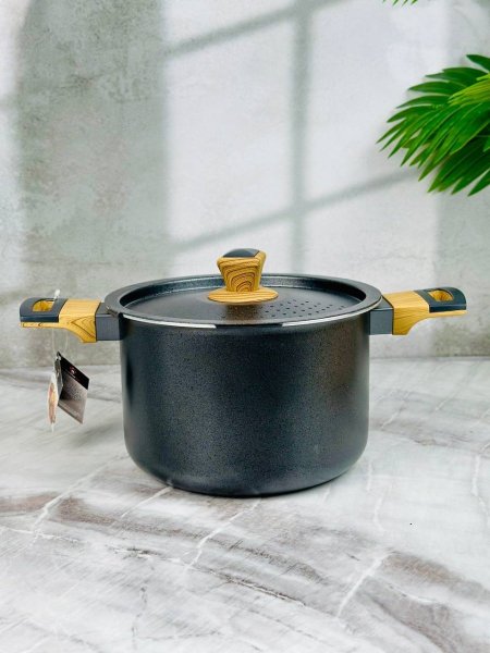 طنجرة جرانيت أسود مع غطاء مصفاة Master Chef